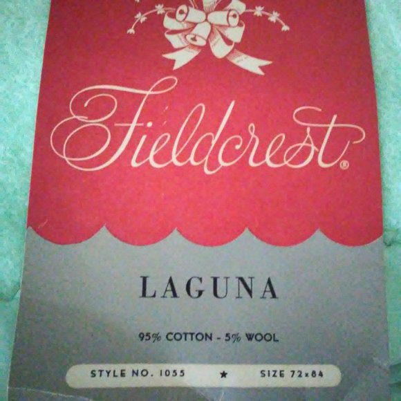 Vintage Fieldcrest Laguna Blanket Style 1055 Size 72"X 84" - Picture 2 of 2